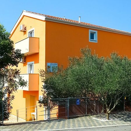 زادار Apartments Villa Orange المظهر الخارجي الصورة