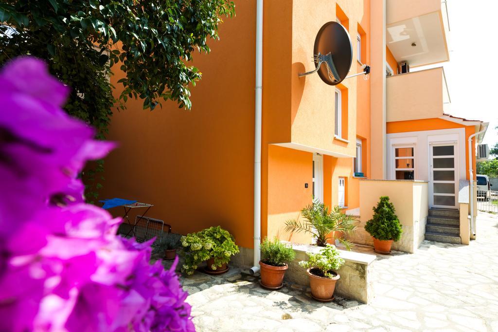 زادار Apartments Villa Orange المظهر الخارجي الصورة